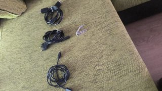 Consola PS5 con mando y cables