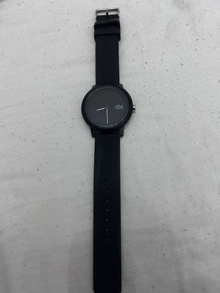 Reloj Lacoste Negro con correas de silicona.
