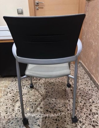 Tavolo in Cristallo con Ruote