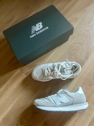 New Balance 237 grises y blancas