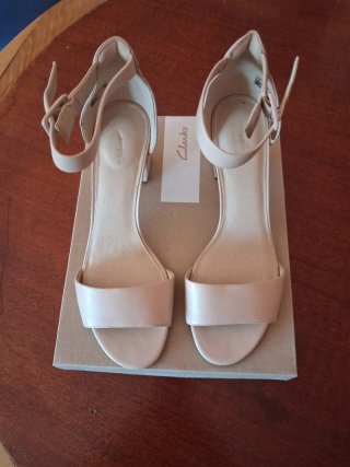 Sandalias Clarks Beige rosadoTalla 40