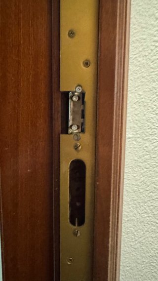 Puerta de Madera Clásica