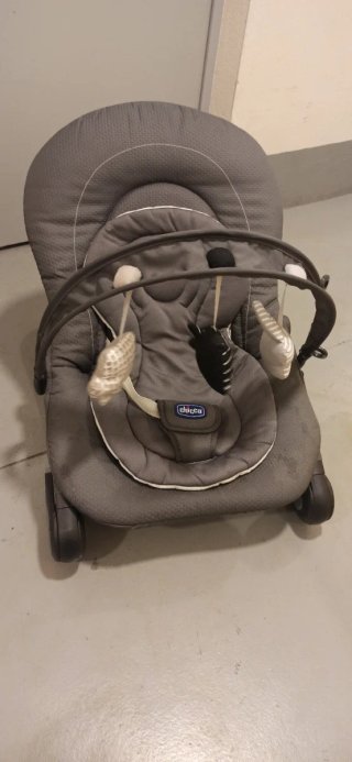 Silla Mecedora Bebé Chicco Gris