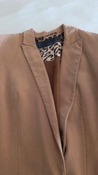 Blazer beige con forro estampado
