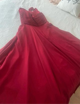 Vestido rojo talla 42 marca casa de vestidos