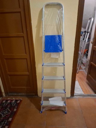 Escalera de Aluminio de 5 Peldaños