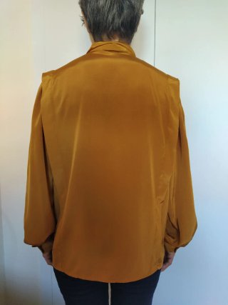 Blusa Vintage Años 90. Color mostaza.