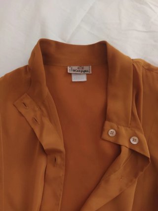 Blusa Vintage Años 90. Color mostaza.