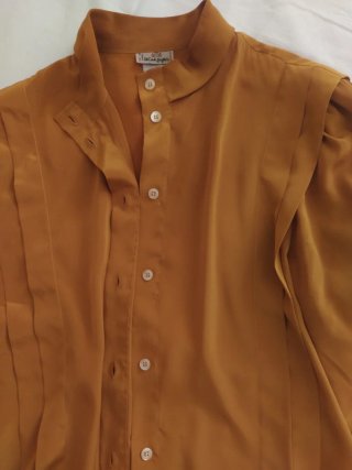 Blusa Vintage Años 90. Color mostaza.
