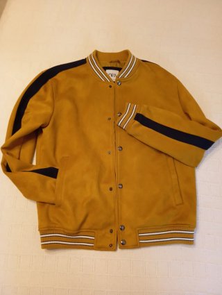Cazadora tipo bomber Zara  mostaza