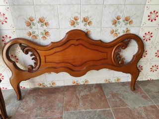 Cabecero y largueros de cama de madera