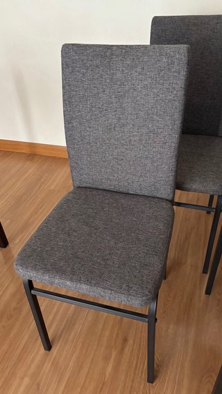 Mesa de comedor y 4 sillas