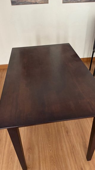 Mesa de comedor y 4 sillas