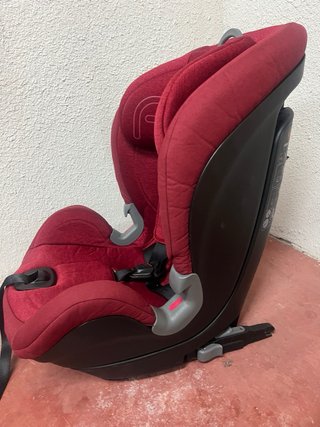 Silla de coche infantil roja “BE COOL”