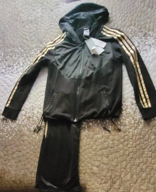 Chándal Adidas mujer NUEVO Negro y Dorado