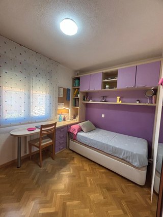 Mueble juvenil completo con escritorio y armarios