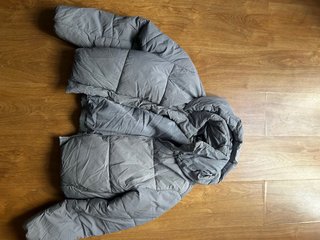 Chaqueta acolchada gris