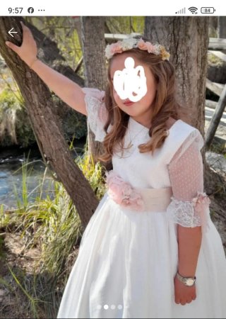 Vestido de comunión blanco con detalles rosas