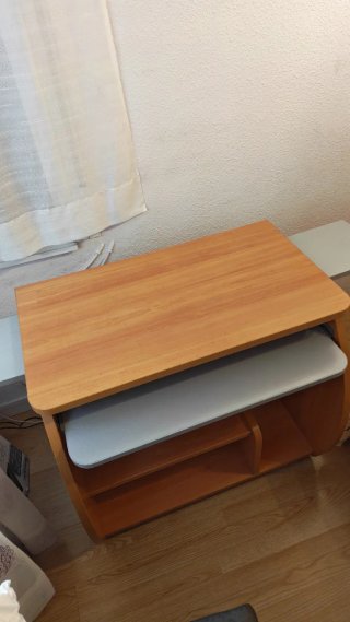 Mueble de oficina madera y plástico