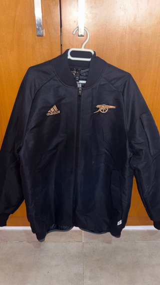 Chaqueta Adidas Arsenal Negra y Dorada