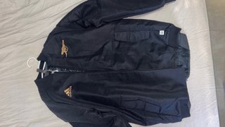 Chaqueta Adidas Arsenal Negra y Dorada