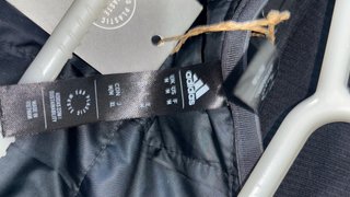 Chaqueta Adidas Arsenal Negra y Dorada