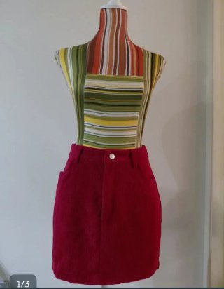Faldas y pantalones de mujer.