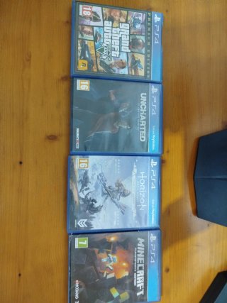 4 Giochi per PS4 (PlayStation 4)