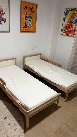 Cama infantil IKEA SNIGLAR 2 camas y 2 colchones