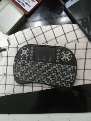Mini Teclado Inalámbrico con Touchpad