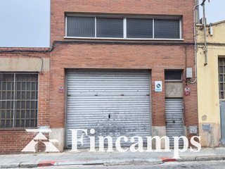 Nave industrial en venta en Gràcia en Sabadell