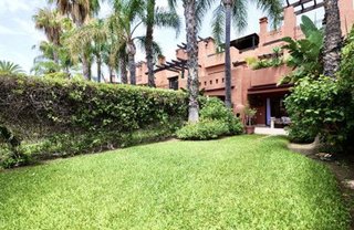 Casa pareada en alquiler en Lomas de Marbella Club en Marbella