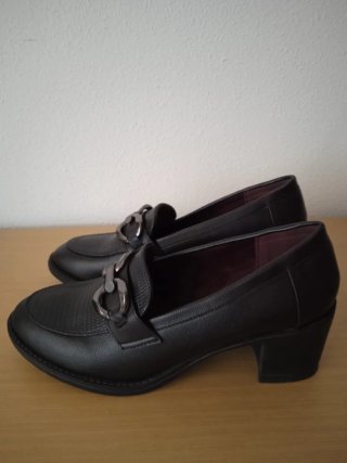 Mocasines Negros con Tacón