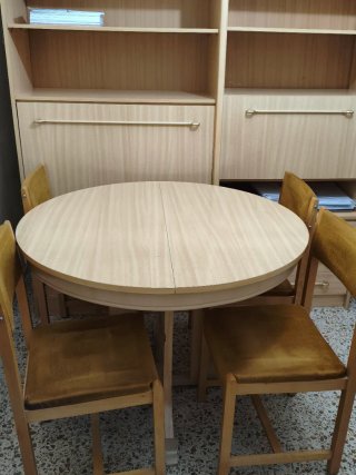 Mueble salón con cama plegable, Mesa y sillas