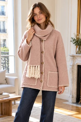 Cárdigan rosa con bufanda