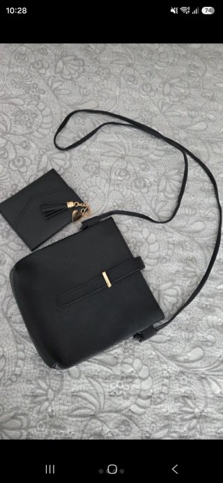 Bolso Cruzado y Billetera Negros