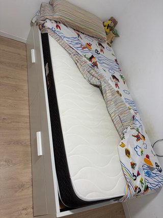 Cama IKEA Brimnes con cajones