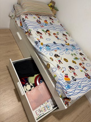Cama IKEA Brimnes con cajones