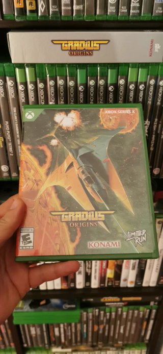 Caja con portada de Gradius 2 para Xbox Series