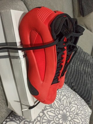 Bambas de Baloncesto adidas Rojas y Negras