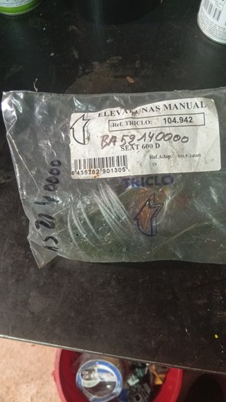 Elevalunas Manual Triclo para Seat 600 D