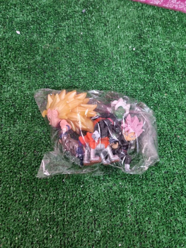 2 Lotes de Figuras Dragon Ball y Otros