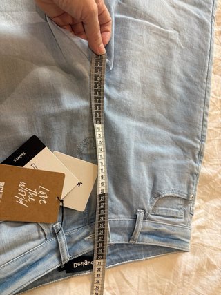 Vaqueros Desigual con Bordados nuevos