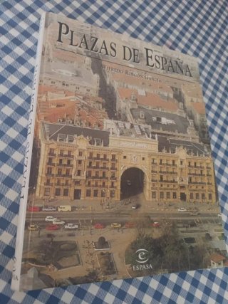 Libro Plazas de España - Wifredo Rincón García
