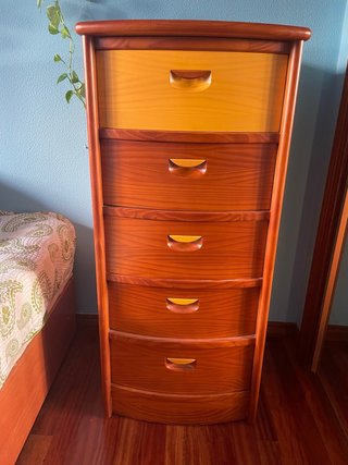 Cómoda de madera maciza CYL