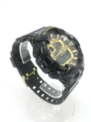 Reloj Casio G-SHOCK GA-710GB-1 Negro/Dorado