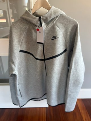 Chaqueta Nike Tech Gris