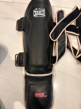 Set de Boxeo: Guantes, Espinilleras y Pesas