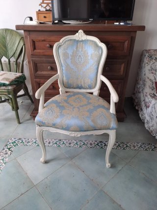 Poltrona shabby chic tessuto e legno