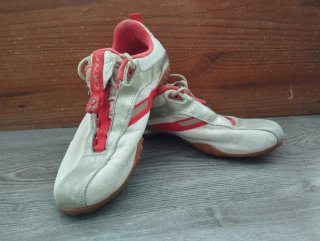Zapatillas DKNY Blancas y Rojas